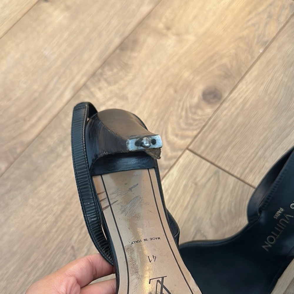 LOUIS VUITTON Black and Gold Heels with Elegant Design - Picture 12 of 13